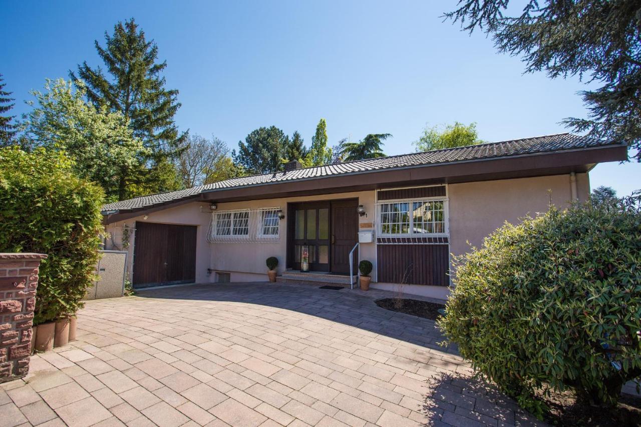 Villa-Doerr 100 M² + 1500M² Garten Woerrstadt ภายนอก รูปภาพ